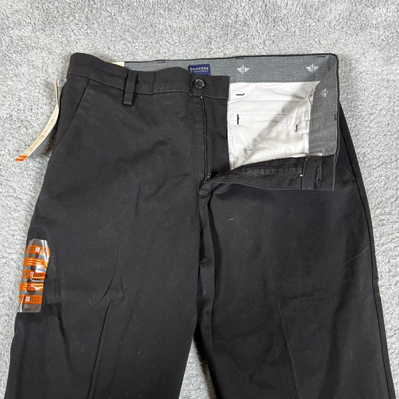 Dockers Other - Dockers Workday Khaki Mens 34x32 Black New Classic Fit Smart 360 Flex Pants